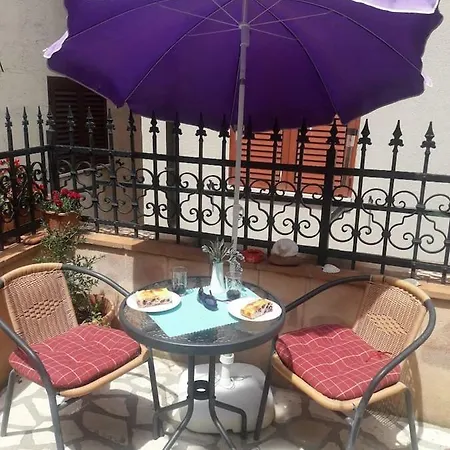 In Center With Free Parking 2 * Rovinj